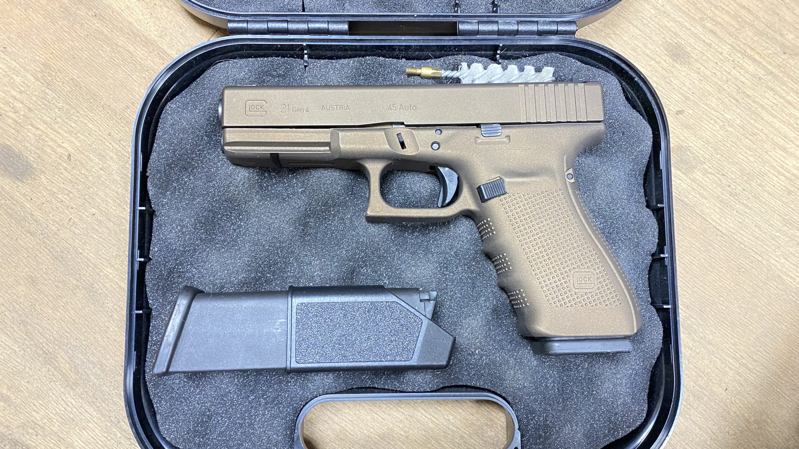 Used Glock 21 Gen 4 45 ACP Bronze Finish Night Sights - excellent condition!