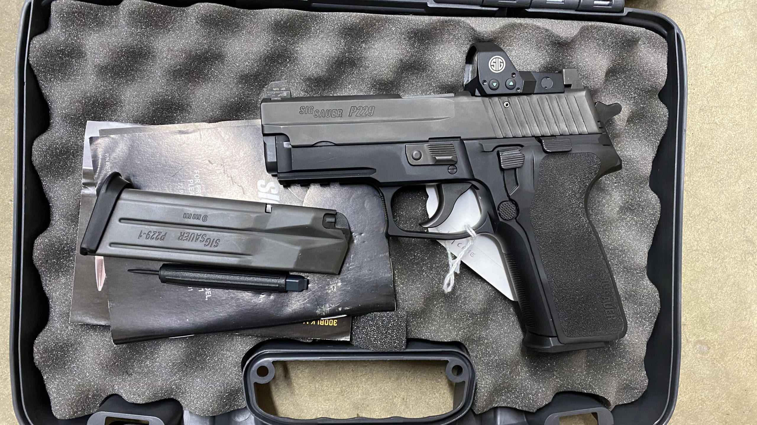 Used Sig Sauer P229 RX 9mm W/ Romeo 1 229 2- 15 Round Magazines