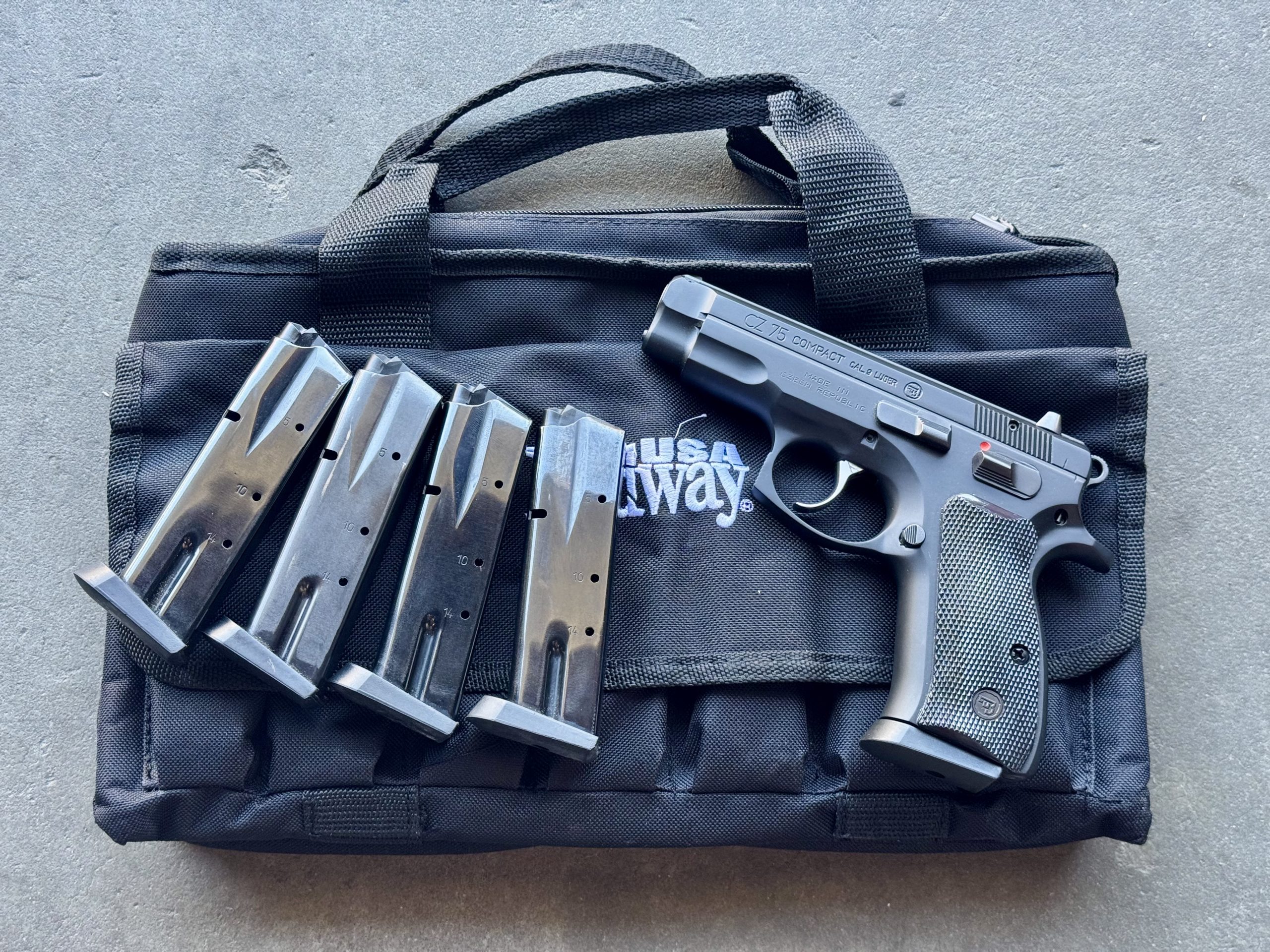 CZ USA CZ-75 Compact 9mm 3.7" 14rd CZ 75 Czech Republic 2013 +5 Mags