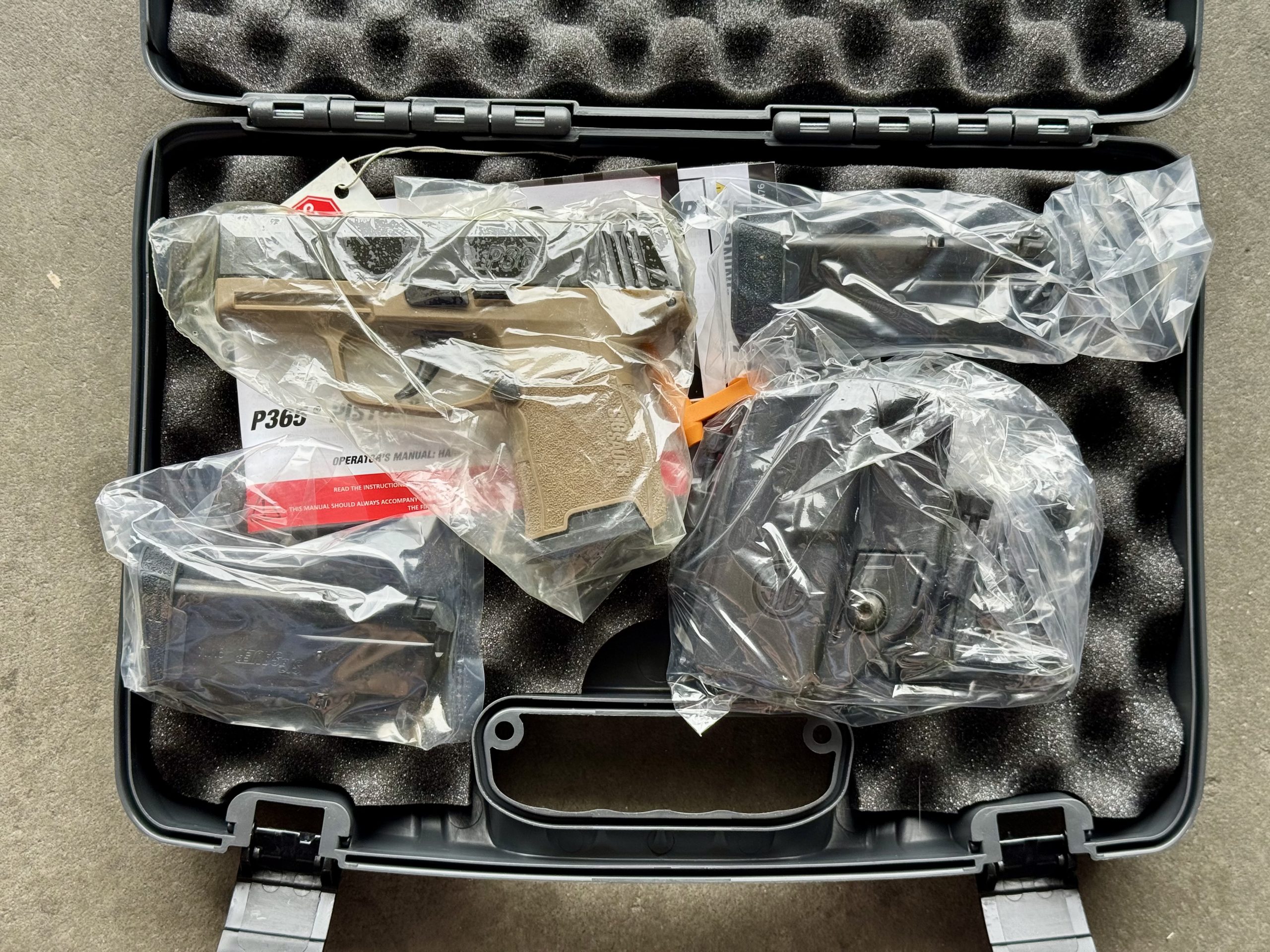 Sig Sauer P365 9mm 3.1" 12rd Value Pack Black & FDE LNIB 3 Mags & Holster